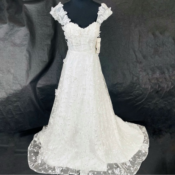 Hebeos Dresses & Skirts - HEBEOS Wedding Dress lace Butterfly Appliqués fits like size 4 see measurements
